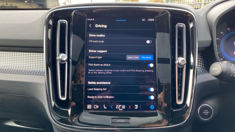 Volvo XC40 2.0 B3P Ultimate Dark 5dr Auto Petrol Estate